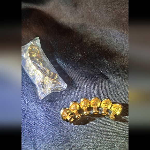 GRILLZ TOP and BOTTOM - Picture 11 of 11